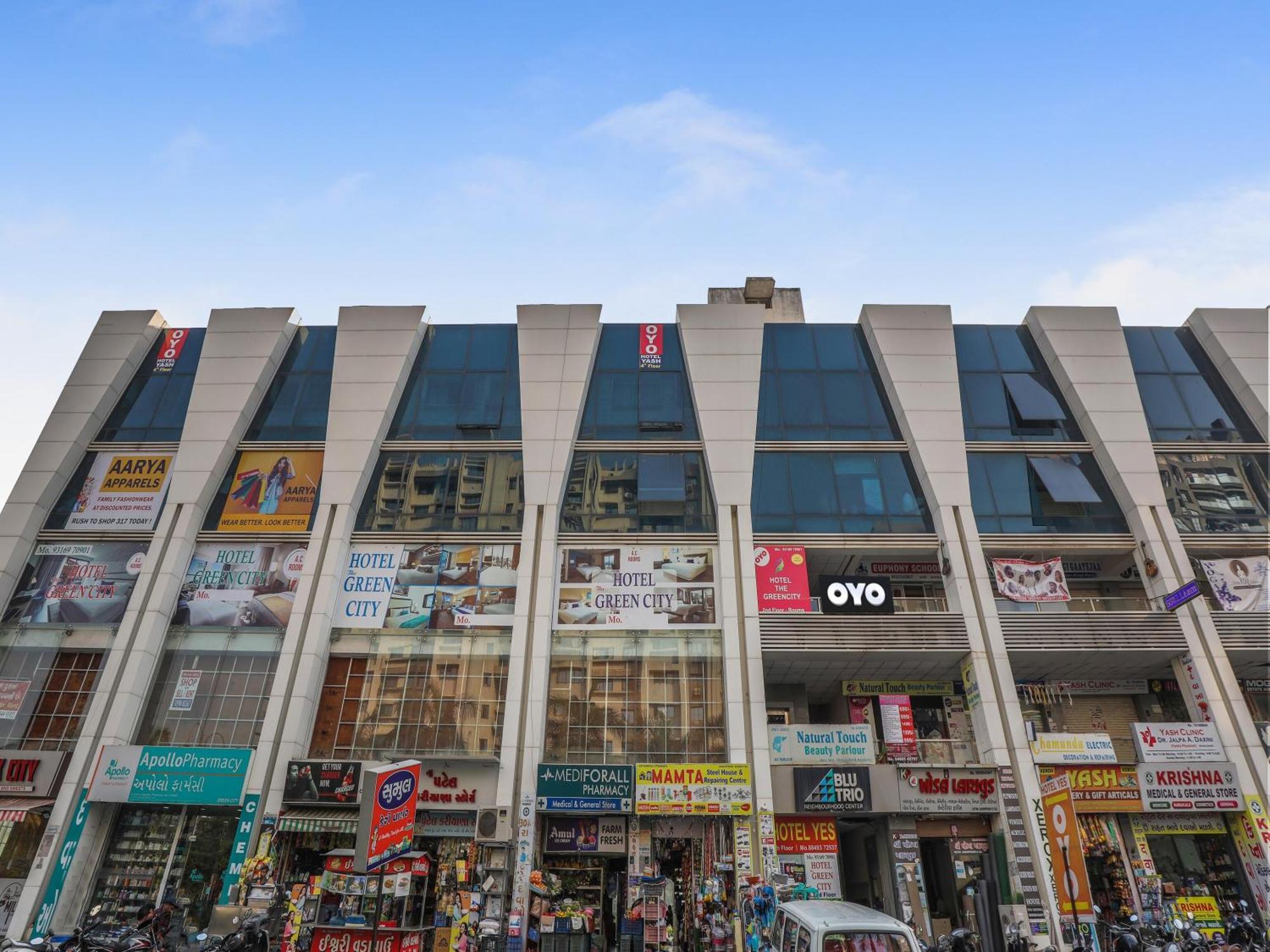 Hotel O Green City Surat Exterior foto